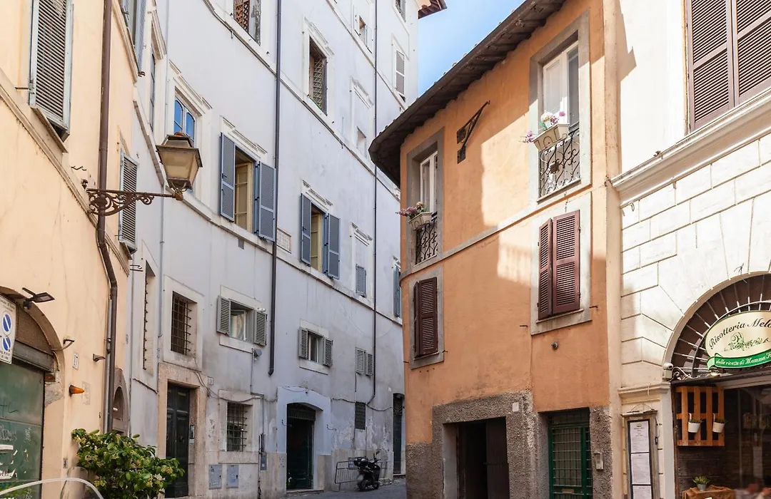 Piazza Navona Historic Luxury Apartment-1