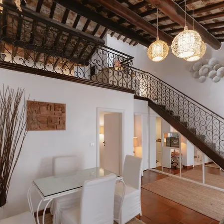 Piazza Navona Historic Luxury Apartment-3